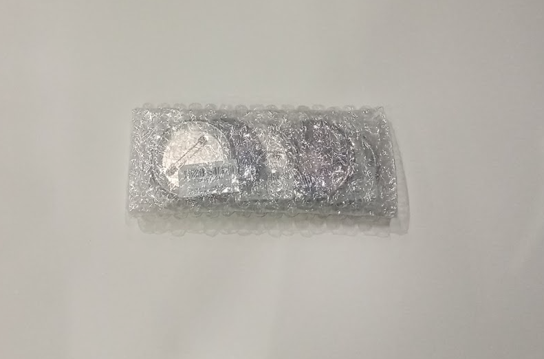button-badges-in-a-clear-bag05